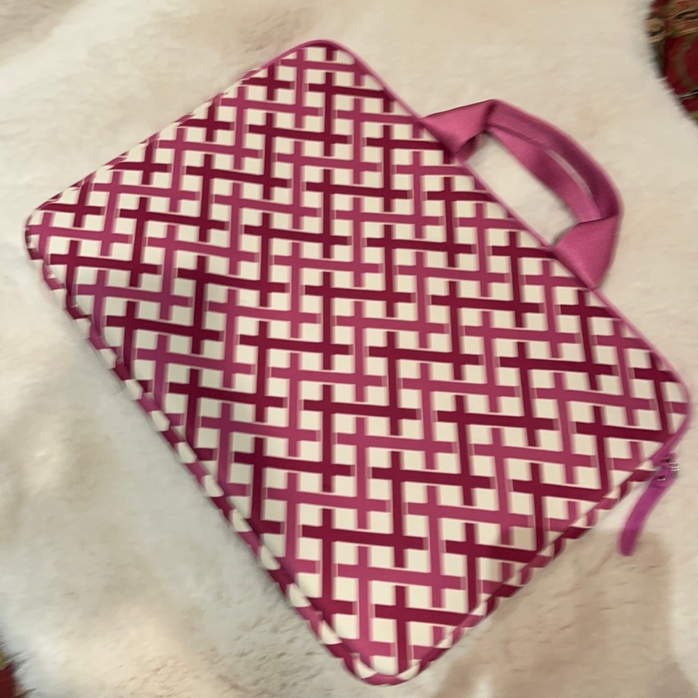 VERA BRADLEY NEW LAPTOP CASE IN HOT PINK BASKET PT - Picture 3 of 7